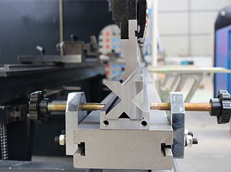 CNC Servo Electro-Hydraulic Press Brake, with DELEM E200P Controller